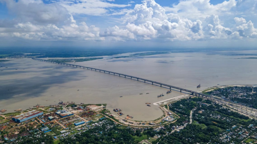 孟加拉国的帕德玛大桥经过8年建设，建成通车